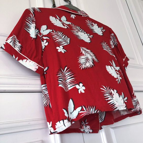 Bright Red Leaf-Print Hawaiian Crop Button-Down Shirt by Forever21 - Size Small - Picture 4 of 16